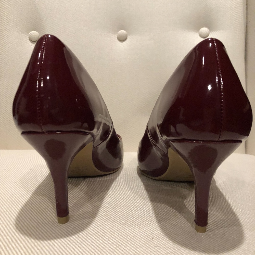 Burgundy Vegan patent pumps/heels - Picture 3 of 4